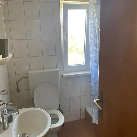 Someplace Apartment *
